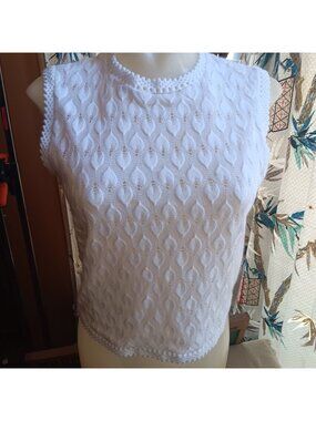 True Vintage 1960's Medium White Sleeveless Crochet Knit Top Back Zip Cropped